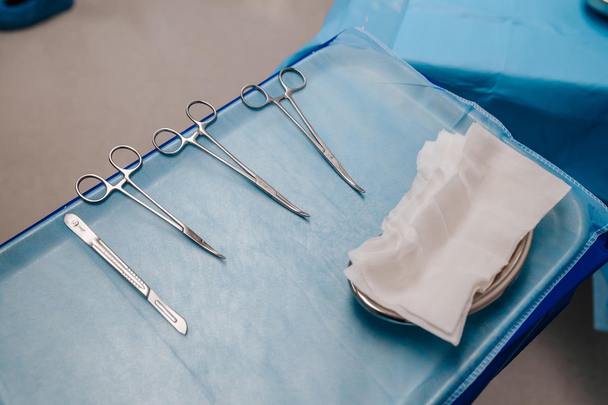 Surgical instruments 